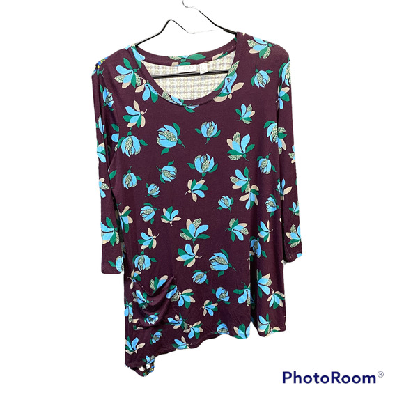 LOGO by Lori Goldstein Tops - LOGO By Lori Goldstein Printed Knit Top With Contrast Back Size Med Black Cherry